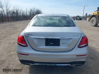 2018 Mercedes-Benz E-Class E 300 with VIN WDDZF4KB2JA454750, listed as a IAAI auction lot 41775210 with 83,121 mi miles. Bid and sale history available at carsss.com. Image 16.