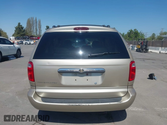 2005 Chrysler Town & Country with VIN 1C4GP45R25B370709, listed as a IAAI auction lot 42034770 with 147,675 mi miles. Bid and sale history available at carsss.com. Image 17.