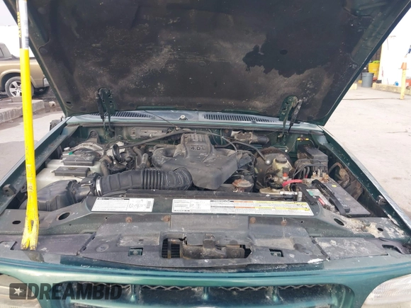 1999 Ford Explorer z VIN 1FMZU24E7XUA94325, wystawiony jako IAAI lot #41440741 z przebiegiem 99 926 mil mil oraz . Historia ofert i sprzedaży dostępna na DreamBid. Obrazek 10.