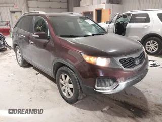 2013 Kia Sorento LX with VIN 5XYKTDA28DG338687, listed as a IAAI auction lot 41506461 with 234,553 mi miles. Bid and sale history available at carsss.com. Image 1.