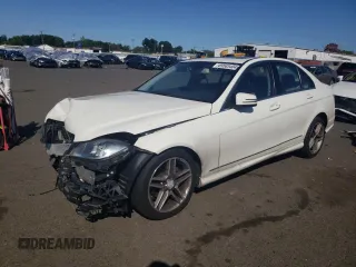 2012 Mercedes-Benz C 300 Sport z VIN WDDGF8BB3CR191350, wystawiony jako Copart lot #69583404 z przebiegiem 116 462 mil mil oraz Szkoda całkowita • Salvage title. Historia ofert i sprzedaży dostępna na DreamBid. Obrazek 1.