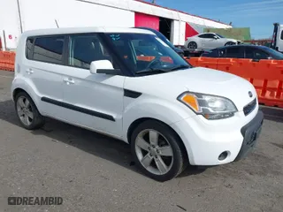 2011 Kia Soul + with VIN KNDJT2A23B7267442, listed as a IAAI auction lot 41671119 with NaN miles. Bid and sale history available at carsss.com. Image 1.