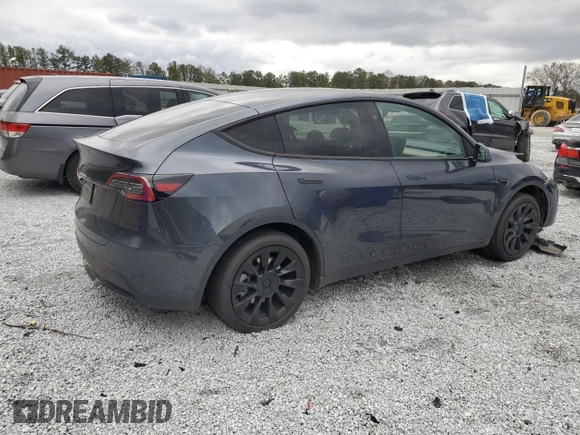 2025 Tesla Model Y Long Range with VIN 7SAYGDED9SA341967, listed as a Copart auction lot 47368695 with 4,310 mi miles and Salvage Title. Bid and sale history available at DreamBid. Image 3.