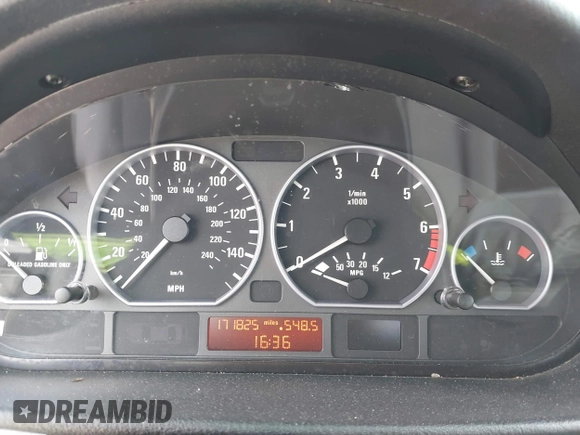 2001 BMW 3 Series 330i with VIN WBAAV53471F167498, listed as a IAAI auction lot 41586979 with 171,825 mi miles. Bid and sale history available at carsss.com. Image 7.