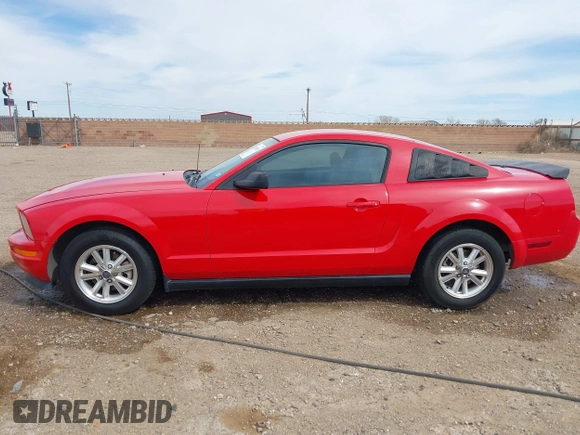 2007 Ford Mustang Deluxe with VIN 1ZVFT80N775357102, listed as a IAAI auction lot 41808731 with 143,661 mi miles. Bid and sale history available at carsss.com. Image 14.