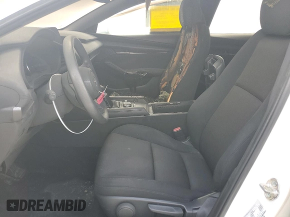 2020 Mazda 3 with VIN 3MZBPABLXLM133686, listed as a Copart auction lot 62118765 with 27,709 mi miles and Non repairable. Bid and sale history available at DreamBid. Image 7.