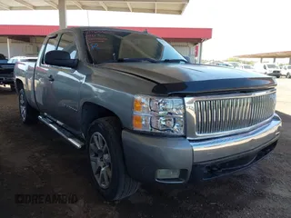 2007 Chevrolet Silverado 1500 Work Truck with VIN 2GCEC19C871592827, listed as a IAAI auction lot 41960690 with 193,154 mi miles and . Bid and sale history available at DreamBid. Image 1.