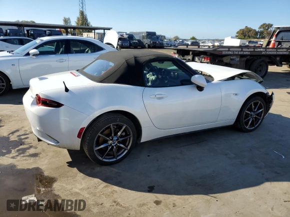 2020 Mazda MX-5 Miata Grand Touring z VIN JM1NDAD74L0416564, wystawiony jako Copart lot #80306624 z przebiegiem 32 732 mil mil oraz Szkoda całkowita • Salvage title. Historia ofert i sprzedaży dostępna na DreamBid. Obrazek 3.