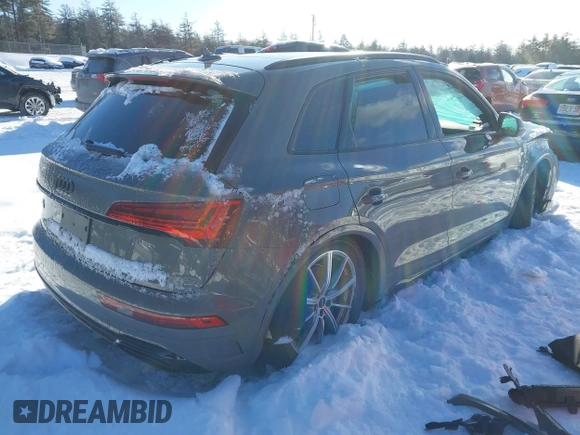 2024 Audi Q5 S line Premium Plus z VIN WA1E2AFY5R2138471, wystawiony jako IAAI lot #41570372 z przebiegiem Nie podano mil oraz . Historia ofert i sprzedaży dostępna na DreamBid. Obrazek 4.