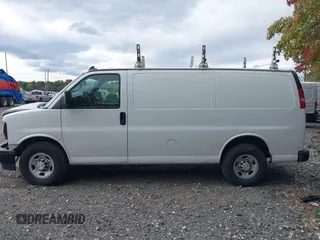 2018 Chevrolet Express Cargo Van with VIN 1GCWGAFG6J1338370, listed as a IAAI auction lot 40543708 with 1 mi miles. Bid and sale history available at carsss.com. Image 15.