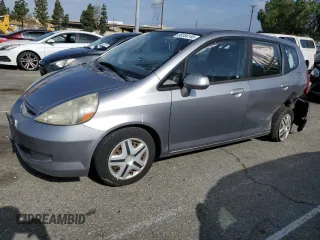 2007 Honda Fit z VIN JHMGD38447S026125, wystawiony jako Copart lot #56554145 z przebiegiem 227 284 mil mil oraz Szkoda całkowita • Salvage title. Historia ofert i sprzedaży dostępna na DreamBid. Obrazek 1.
