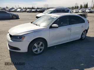 2012 Volkswagen Jetta TDI w/Premium с VIN 3VWLL7AJ0CM339246, выставлен на аукционе Copart как лот 46921225 с пробегом Не указан миль и Списание • Salvage title. История ставок и продаж доступна на DreamBid. Изображение 1.