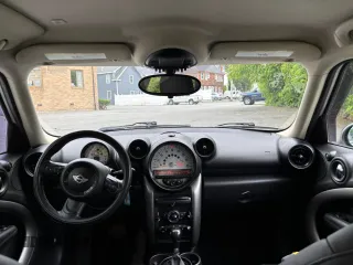 2014 MINI Countryman z VIN WMWZB3C52EWR42367, wystawiony jako Copart lot #58047615 z przebiegiem 137 221 mil mil oraz Czysty tytuł • Clean title. Historia ofert i sprzedaży dostępna na DreamBid. Obrazek 9.