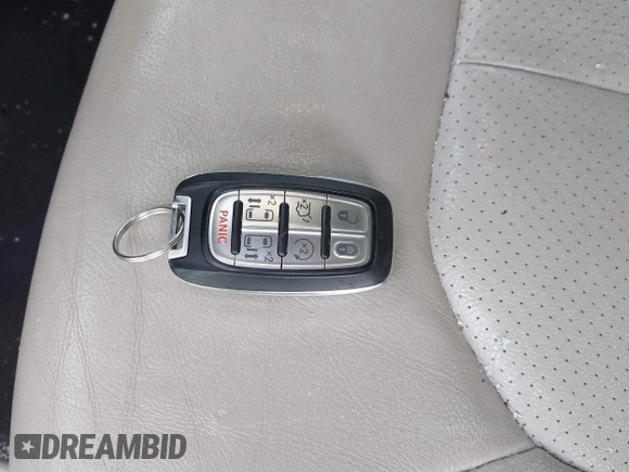 2021 Chrysler Pacifica Touring L with VIN 2C4RC1BG3MR542543, listed as a IAAI auction lot 41657073 with 118,833 mi miles and . Bid and sale history available at DreamBid. Image 11.