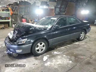 1998 Lexus ES 300 Luxury Sport Sdn with VIN JT8BF28G5W5031100, listed as a Copart auction lot 83019814 with 0 mi miles and Salvage Title. Bid and sale history available at carsss.com. Image 1.