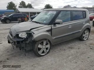 2010 Kia Soul ! with VIN KNDJT2A21A7119143, listed as a Copart auction lot 45126855 with 134,082 mi miles and Salvage Title. Bid and sale history available at carsss.com. Image 1.