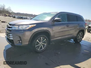 2019 Toyota Highlander SE with VIN 5TDJZRFH6KS925510, listed as a Copart auction lot 48819195 with 96,677 mi miles and Salvage Title. Bid and sale history available at carsss.com. Image 1.