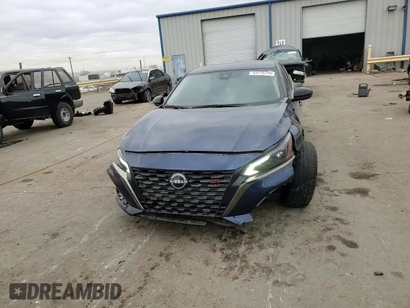 2023 Nissan Altima SR z VIN 1N4BL4CV0PN406801, wystawiony jako Copart lot #43175775 z przebiegiem 48 964 mil mil oraz Szkoda całkowita • Salvage title. Historia ofert i sprzedaży dostępna na DreamBid. Obrazek 11.