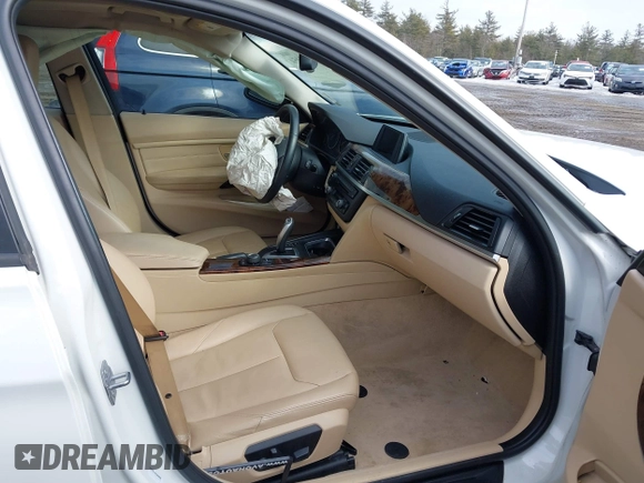 2014 BMW 3 Series 320i xDrive с VIN WBA3C3C56EP661301, выставлен на аукционе IAAI как лот 41673054 с пробегом 78 741 миль миль и . История ставок и продаж доступна на DreamBid. Изображение 5.