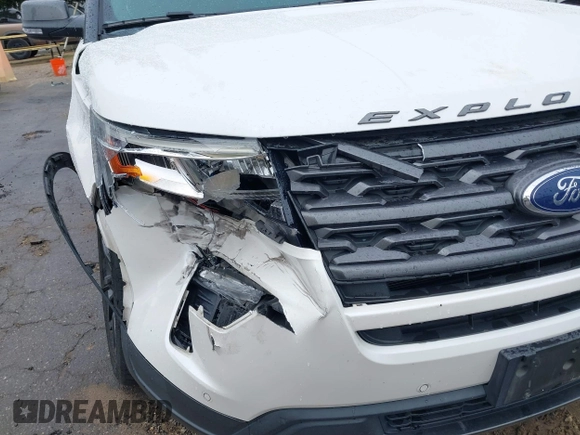 2018 Ford Explorer XLT z VIN 1FM5K7D89JGB09201, wystawiony jako IAAI lot #41796114 z przebiegiem 61 808 mil mil oraz . Historia ofert i sprzedaży dostępna na DreamBid. Obrazek 6.