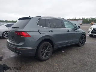 2022 Volkswagen Tiguan SE with VIN 3VV3B7AX6NM070815, listed as a IAAI auction lot 41391891 with 32,818 mi miles. Bid and sale history available at carsss.com. Image 4.