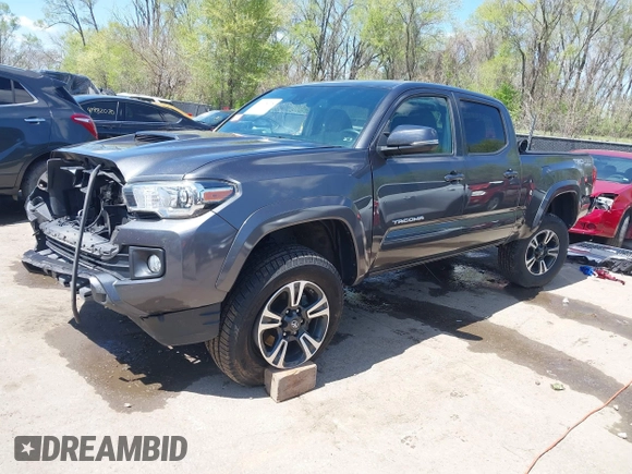2018 Toyota Tacoma SR5 z VIN 3TMDZ5BN0JM051283, wystawiony jako IAAI lot #42008928 z przebiegiem 106 155 mil mil oraz . Historia ofert i sprzedaży dostępna na DreamBid. Obrazek 19.