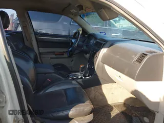2006 Chrysler 300 C with VIN 2C3LA63H36H251716, listed as a IAAI auction lot 41551708 with 1 mi miles. Bid and sale history available at carsss.com. Image 5.