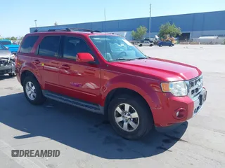 2010 Ford Escape Limited с VIN 1FMCU9EG8AKB12381, выставлен на аукционе IAAI как лот 42385229 с пробегом 141 657 миль миль и . История ставок и продаж доступна на DreamBid. Изображение 1.