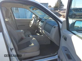 2008 Ford Escape XLT with VIN 1FMCU93178KA09476, listed as a IAAI auction lot 41556200 with 190,149 mi miles. Bid and sale history available at carsss.com. Image 5.