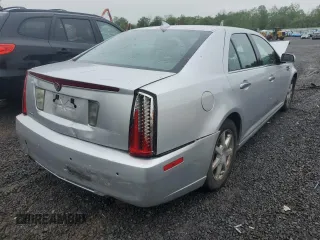 2011 Cadillac STS RWD z VIN 1G6DW6ED1B0118773, wystawiony jako Copart lot #55436495 z przebiegiem 83 591 mil mil oraz Szkody całkowita. Historia ofert i sprzedaży dostępna na DreamBid. Obrazek 3.