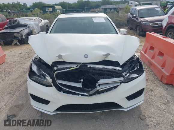 2014 Mercedes-Benz E-Class E 350 Sport with VIN WDDHF5KB1EA796617, listed as a IAAI auction lot 41869606 with 105,298 mi miles. Bid and sale history available at carsss.com. Image 12.