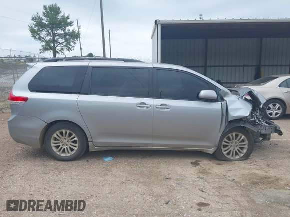 2012 Toyota Sienna XLE AAS с VIN 5TDYK3DC8CS276589, выставлен на аукционе IAAI как лот 42252242 с пробегом 221 618 миль миль и . История ставок и продаж доступна на DreamBid. Изображение 14.