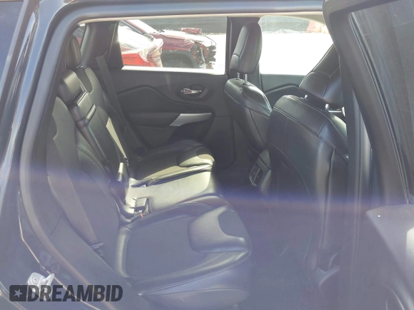 2018 Jeep Cherokee Latitude Plus z VIN 1C4PJMLB5JD569386, wystawiony jako IAAI lot #41757360 z przebiegiem 116 021 mil mil oraz . Historia ofert i sprzedaży dostępna na DreamBid. Obrazek 8.