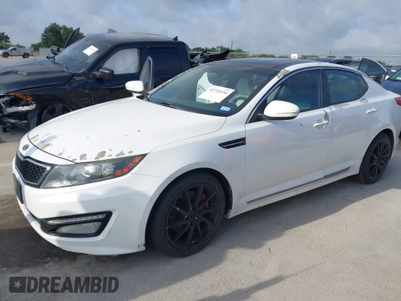 2013 Kia Optima SX с VIN 5XXGR4A61DG202977, выставлен на аукционе IAAI как лот 42725334 с пробегом 158 213 миль миль и . История ставок и продаж доступна на DreamBid. Изображение 2.