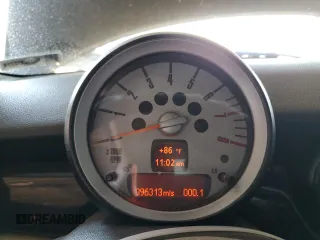 2010 MINI Clubman S z VIN WMWMM3C57ATP94345, wystawiony jako Copart lot #57699265 z przebiegiem 96 313 mil mil oraz Tytuł czysty. Historia ofert i sprzedaży dostępna na DreamBid. Obrazek 9.