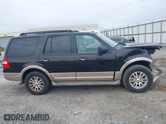 2013 Ford Expedition XLT z VIN 1FMJU1H56DEF62892, wystawiony jako IAAI lot #41388210 z przebiegiem 210 803 mil mil oraz . Historia ofert i sprzedaży dostępna na DreamBid. Obrazek 14.