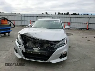 2019 Nissan Altima SV z VIN 1N4BL4DW6KC157979, wystawiony jako Copart lot #49491025 z przebiegiem 120 055 mil mil oraz Szkoda całkowita • Salvage title. Historia ofert i sprzedaży dostępna na DreamBid. Obrazek 11.