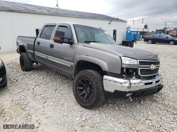2006 Chevrolet Silverado 2500HD Work Truck with VIN 1GCHK232X6F118343, listed as a Copart auction lot 68178174 with 302,735 mi miles and Salvage Title. Bid and sale history available at carsss.com. Image 4.