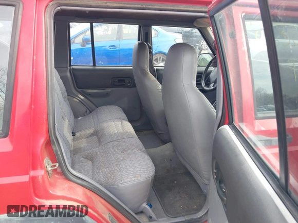 1998 Jeep Cherokee Sport with VIN 1J4FT68SXWL245626, listed as a IAAI auction lot 41630946 with 190,000 mi miles. Bid and sale history available at carsss.com. Image 8.