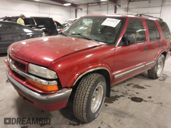 2000 Chevrolet Blazer LT z VIN 1GNDT13W1Y2358746, wystawiony jako IAAI lot #41541071 z przebiegiem 205 532 mil mil oraz . Historia ofert i sprzedaży dostępna na DreamBid. Obrazek 2.