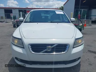2010 Volvo S40 z VIN YV1382MS1A2502044, wystawiony jako IAAI lot #42189521 z przebiegiem 237 777 mil mil oraz . Historia ofert i sprzedaży dostępna na DreamBid. Obrazek 12.