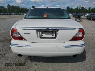 2005 Jaguar XJ VDP with VIN SAJWA82C35SG47022, listed as a Copart auction lot 70495834 with 175,668 mi miles and Salvage Title. Bid and sale history available at carsss.com. Image 6.