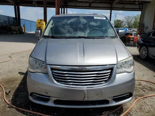 2016 Chrysler Town & Country Touring with VIN 2C4RC1BG0GR294949, listed as a Copart auction lot 50975685 with 145,139 mi miles and Salvage Title. Bid and sale history available at DreamBid. Image 5.