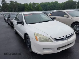 2007 Honda Accord VP z VIN 1HGCM56147A074669, wystawiony jako IAAI lot #42390648 z przebiegiem 360 128 mil mil oraz . Historia ofert i sprzedaży dostępna na DreamBid. Obrazek 1.