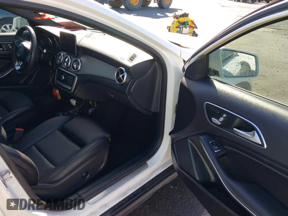 2020 Mercedes-Benz GLA 250 z VIN WDCTG4GB1LU022698, wystawiony jako IAAI lot #36984414 z przebiegiem 19 705 mil mil oraz . Historia ofert i sprzedaży dostępna na DreamBid. Obrazek 5.