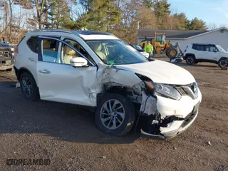2016 Nissan Rogue SV with VIN 5N1AT2MV6GC900726, listed as a IAAI auction lot 41848765 with 116641 miles. Bid and sale history available at carsss.com. Image 1.
