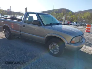2001 GMC Sonoma SLS w/1SE Pkg with VIN 1GTCS14541K105360, listed as a IAAI auction lot 41917527 with 155,414 mi miles. Bid and sale history available at carsss.com. Image 1.