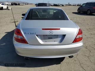 2005 Mercedes-Benz SLK 230/320 with VIN WDBWK56F05F043625, listed as a Copart auction lot 55623625 with 170,798 mi miles and Salvage title. Bid and sale history available at DreamBid. Image 6.