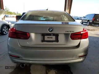 2018 BMW 3 Series 320i z VIN WBA8A9C53JAH13580, wystawiony jako Copart lot #74579773 z przebiegiem 26 828 mil mil oraz Nie do naprawy • Non repairable. Historia ofert i sprzedaży dostępna na DreamBid. Obrazek 6.