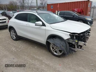 2019 Mercedes-Benz GLA 250 z VIN WDCTG4GB5KU019088, wystawiony jako IAAI lot #41798882 z przebiegiem 63 346 mil mil oraz . Historia ofert i sprzedaży dostępna na DreamBid. Obrazek 1.